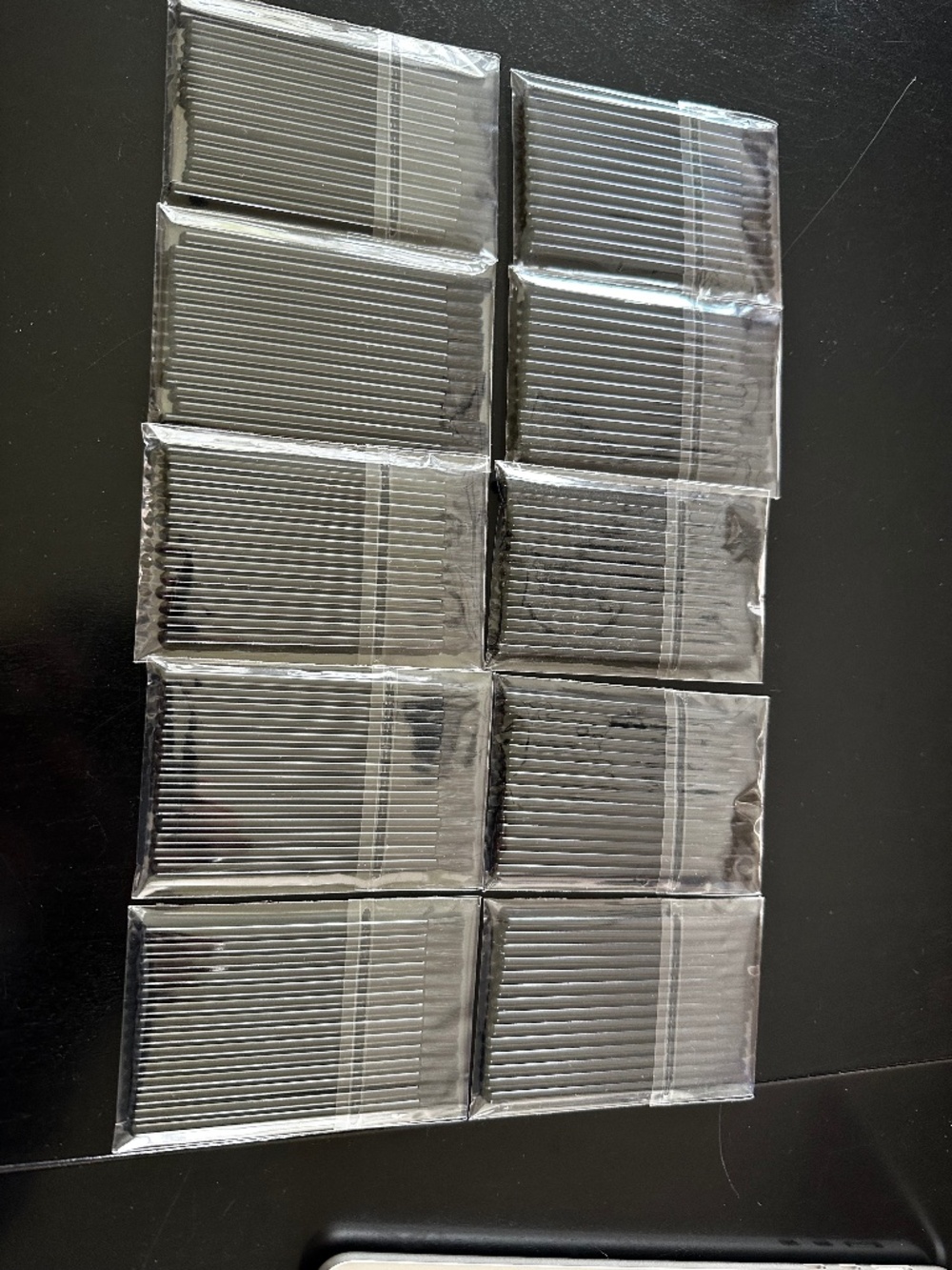 140 sterile Lash Serum Brushes (no serum). 10-14 packs for a total 140 brushes